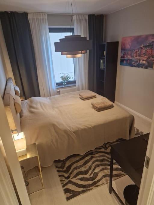 שטוקהולם Modern Room With Bathroom, No Kitchen And Your Own Entrance מראה חיצוני תמונה